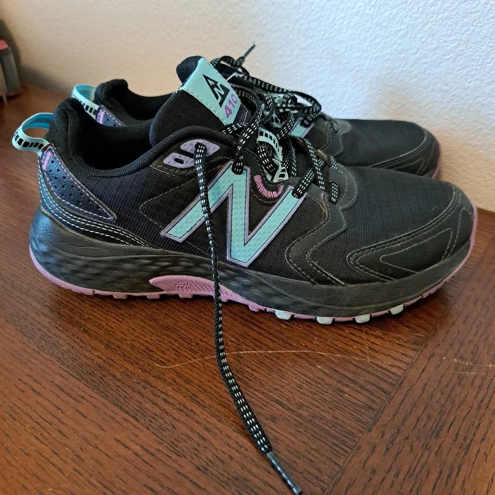 New Balance 410v7 Trail Running Shoes Womens 8 Black Blue Purple WT410SH7